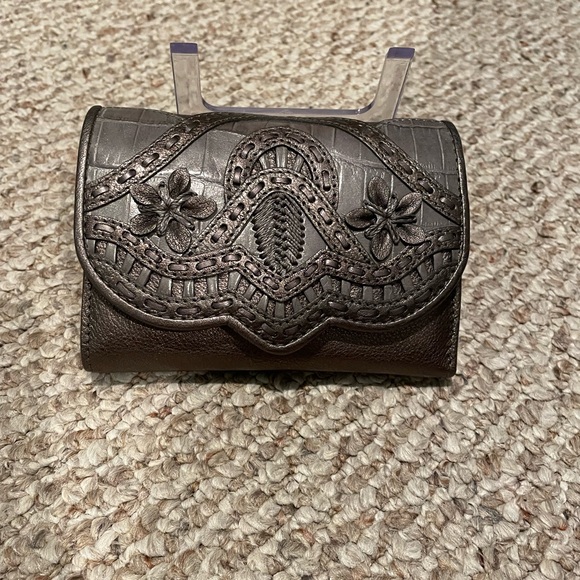 Brighton Grey Leather Wallet with Embossed Design EUC - Picture 2 of 9